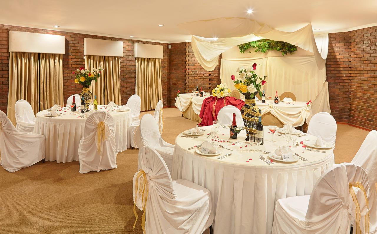 Hotel First Group Qwantani Harrismith Exteriér fotografie